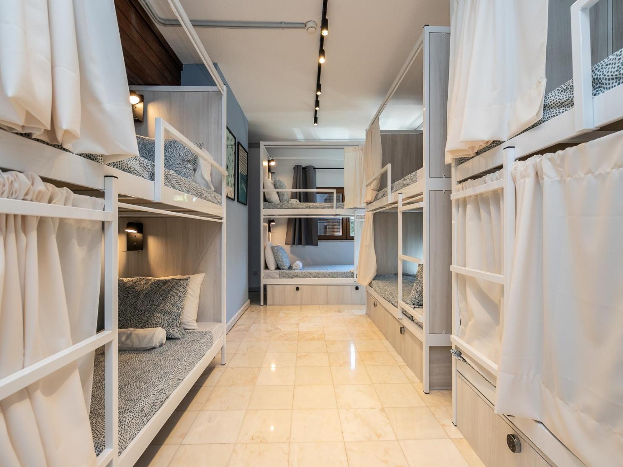 Single Bed Female Dormitory Room,1622768423:JPEG